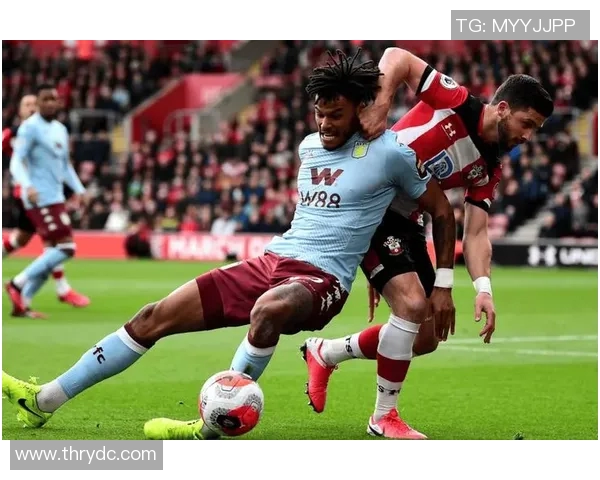 英超球队照片:英超各大球队的比赛照片与精彩瞬间