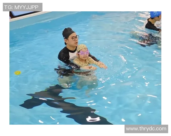 婴儿游泳的益处与注意事项全面解析,帮助宝宝健康成长